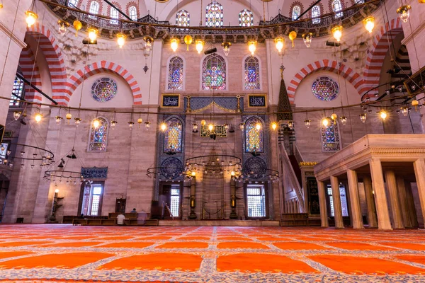 Uomini Musulmani Turchi Non Identificati Che Pregano Nella Moschea Suleymaniye — Foto Stock