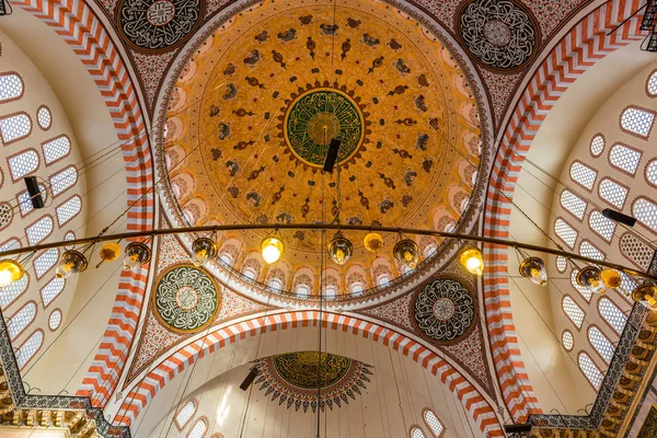 Istanbul Turkey June 2017 Vista Interior Cúpulas Tetos Mesquita Suleymaniye — Fotografia de Stock