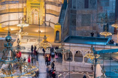 Ayasofya'nın Yunan Ortodoks Hıristiyan Patriklik Bazilikası veya kilise daha sonra İmparatorluk Camii ve şimdi Müzesi Istanbul, Türkiye, Mart, 11 2017'de halkın keşfetmek.