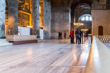 Ayasofya'nın Yunan Ortodoks Hıristiyan Patriklik Bazilikası veya kilise daha sonra İmparatorluk Camii ve şimdi Müzesi Istanbul, Türkiye, Mart, 11 2017'de halkın keşfetmek.