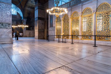 Ayasofya'nın Yunan Ortodoks Hıristiyan Patriklik Bazilikası veya kilise daha sonra İmparatorluk Camii ve şimdi Müzesi Istanbul, Türkiye, Mart, 11 2017'de halkın keşfetmek.