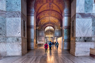 Ayasofya'nın Yunan Ortodoks Hıristiyan Patriklik Bazilikası veya kilise daha sonra İmparatorluk Camii ve şimdi Müzesi Istanbul, Türkiye, Mart, 11 2017'de halkın keşfetmek.