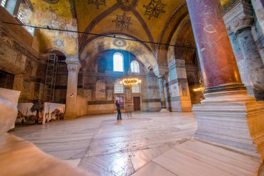 Ayasofya'nın Yunan Ortodoks Hıristiyan Patriklik Bazilikası veya kilise daha sonra İmparatorluk Camii ve şimdi Müzesi Istanbul, Türkiye, Mart, 11 2017'de halkın keşfetmek.