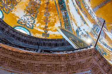 Ayasofya detaylı tavan, Yunan Ortodoks Hıristiyan Patriklik Bazilikası veya kilise 537 Ad, daha sonra İmparatorluk Camii ve şimdi Müzesi, Istanbul, Türkiye, Mart, 11 2017 yılında yaptırılmıştır.
