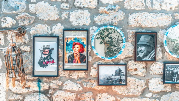 Türk Ünlüleri Yerler Fotoğraflarla Beyaz Duvar Izmir Turkey Vintage Bir — Stok fotoğraf