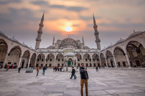 Neznámých Lidí Kteří Jdou Modré Mešity Také Nazývá Mešita Sultan — Stock fotografie