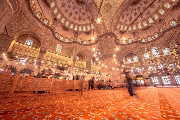 Muslimer Ber Vid Blåttmoskén Också Kallas Sultan Ahmed Mosque Eller — Stockfoto