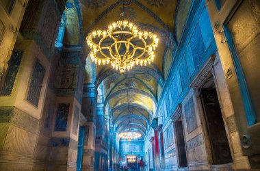 Ayasofya'nın Yunan Ortodoks Hıristiyan Patriklik Bazilikası veya kilise daha sonra İmparatorluk Camii ve şimdi Müzesi Istanbul, Türkiye, Mart, 11 2017'de halkın keşfetmek.