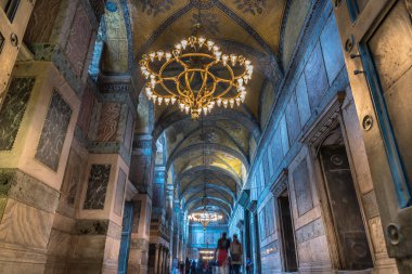Ayasofya'nın Yunan Ortodoks Hıristiyan Patriklik Bazilikası veya kilise daha sonra İmparatorluk Camii ve şimdi Müzesi Istanbul, Türkiye, Mart, 11 2017'de halkın keşfetmek.