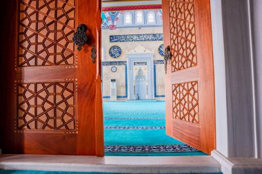 Merkezi Isabey cami Bursa,Turkey.20 Mayıs 2018 yılında dekore edilmiş kapı