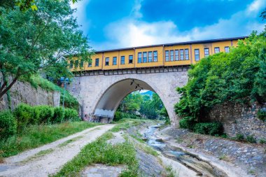 Yüksek çözünürlüklü panoramik Bursa,Turkey.20 Mayıs 2018 yılında tarihi Irgandi Köprüsü