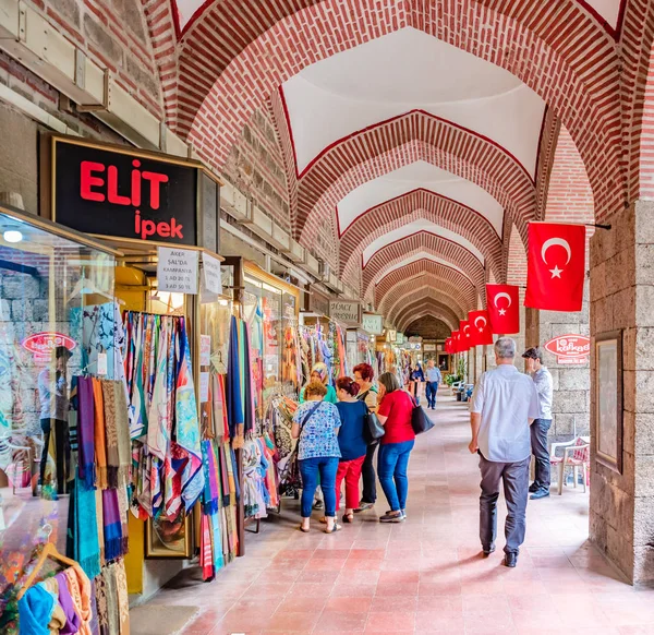 Personas Identificadas Visitan Hacen Compras Histórico Koza Han Silk Bazaar —  Fotos de Stock