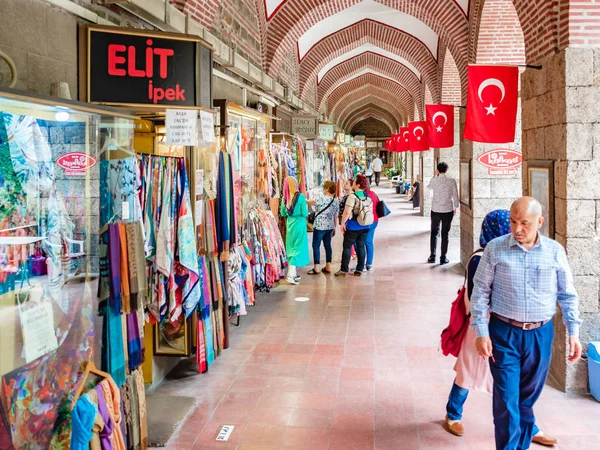 Personas Identificadas Visitan Hacen Compras Histórico Koza Han Silk Bazaar —  Fotos de Stock