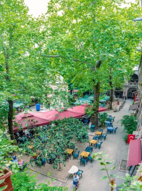 Bursa,Turkey.20 Mayıs 2018 yılında tarihi Koza Han(Silk Bazaar) avlusu görünümünü