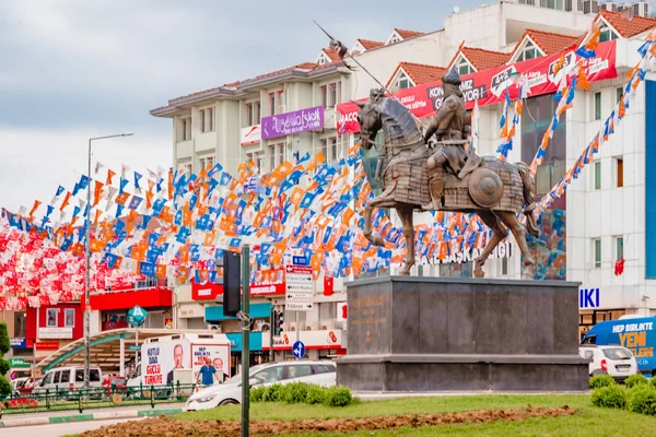 Türkiye Cumhuriyeti'nin kurucusu olan Osman Gazi(Ghazi) heykeli. Bursa,Turkey.20 Mayıs 2018