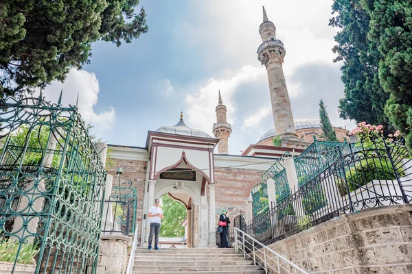 Mensen Bezoeken Emir Sultan Complex Complexe Sultan Een Moskee Complex — Stockfoto