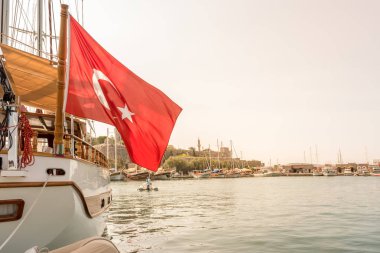 Lüks Yat ve yelken Yatlar Bodrum limanında deniz manzaralı. Bodrum,Turkey.23 Ağustos 2017.