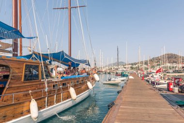 Lüks Yat ve yelken Yatlar Bodrum limanında deniz manzaralı. Bodrum,Turkey.23 Ağustos 2017.