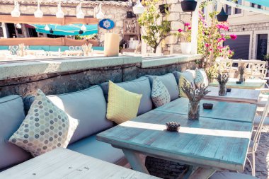 Sokak Cesme.Alacati Alaçatı bölgesinde popüler bir hedef için seyahat ve tatil Izmir,Turkey.26 Ağustos 2017 görülmektedir.