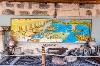 Farklı şekil ve büyüklük-in amphoras St. Peter Kalesi veya Bodrum Kalesi, Türkiye.