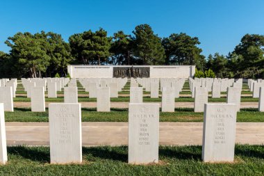 Akbaş Şehitler Mezarlığı ve Anıtı Canakkale,Turkey.Turkey, Çanakkale, 18 Ağustos 2017 yılında