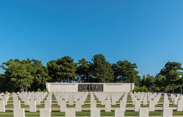 Akbaş Şehitler Mezarlığı ve Anıtı Canakkale,Turkey.Turkey, Çanakkale, 18 Ağustos 2017 yılında