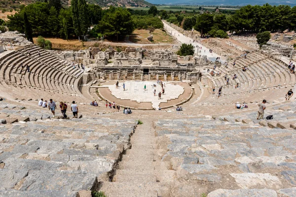 Gente Visita Anfiteatro Coliseo Antigua Ciudad Histórica Éfeso Selcuk Izmir — Foto de Stock