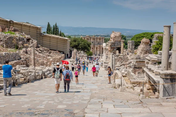 Persone Visitano Antiche Rovine Efeso Città Antica Storica Selcuk Smirne — Foto Stock