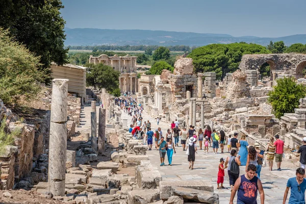 Persone Visitano Antiche Rovine Efeso Città Antica Storica Selcuk Smirne — Foto Stock