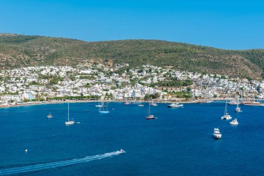 Hava Bodrum Deniz Manzaralı Yatlar Bodrum Castl tepesinden Turkey.Great mavi deniz görünümünde St. Peter Kalesi veya Bodrum Kalesi'nin üstünden