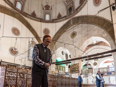 Ağustos 2017 Konya,Turkey.28 Mevlana Müzesi'nde insanlar dua