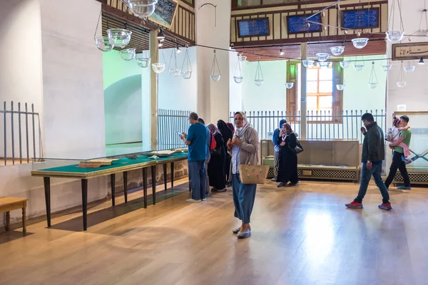 Människor Besöker Mevlana Museum Konya Turkey Augusti 2017 — Stockfoto