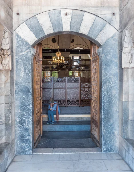 Люди Відвідують Mevlana Музей Konya Turkey Серпня 2017 — стокове фото