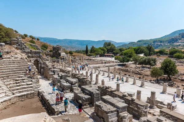 Les Gens Visitent Odéon Bouleuterion Aux Ruines Antiques Ephèse Ville — Photo