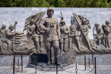 Rölyef çalışmaları içinde Çanakkale Gelibolu Savaş katılan Türk askerleri hakkında hizmet anısına bir savaş anıtı anma askeri mezarlığı şehit.