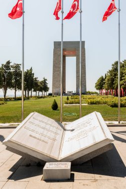 Çanakkale Şehitler Anıtı hizmet hakkında 18 Ağustos 2017 Gallipoli.Turkey, Çanakkale, savaşa katılan Türk askerleri anısına bir savaş anıtı olduğunu