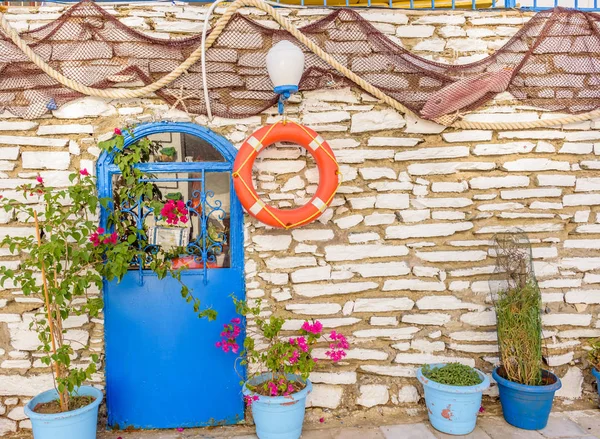 Vista Porta Azul Com Fundo Parede Pedra Branca Bodrum Turquia — Fotografia de Stock