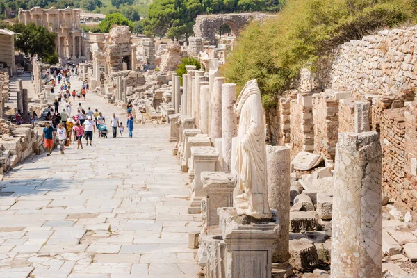 Persone Visitano Antiche Rovine Efeso Città Antica Storica Selcuk Smirne — Foto Stock