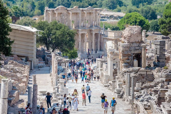 Les Gens Visitent Des Ruines Antiques Ephèse Ville Antique Historique — Photo