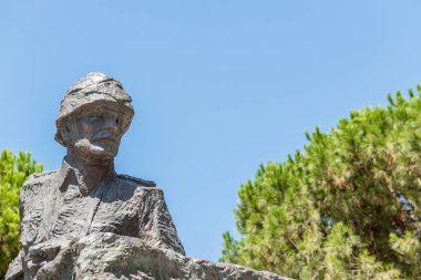 Çanakkale Şehit Anıtı askeri Mezarlığı, Çanakkale, Türkiye, Atatürk heykeli