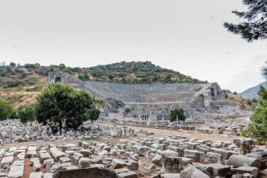 Yüksek çözünürlük panoramik Selcuk,Izmir,Turkey.Harbour banyo içinde Efes tarihi antik kenti