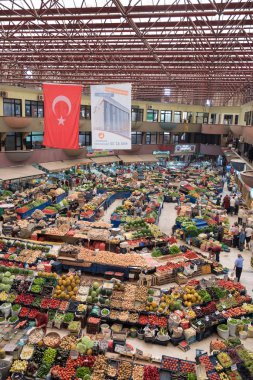 «Ana sayfa» nerede insanlar sebze, meyve ve baharat Konya,Turkey.28 Ağustos 2017 satın geleneksel Türk bakkal çarşı olduğunu popüler Melike Hatun ın Bazaarı veya kadinlar pazari(Women Bazaar) görünümünü