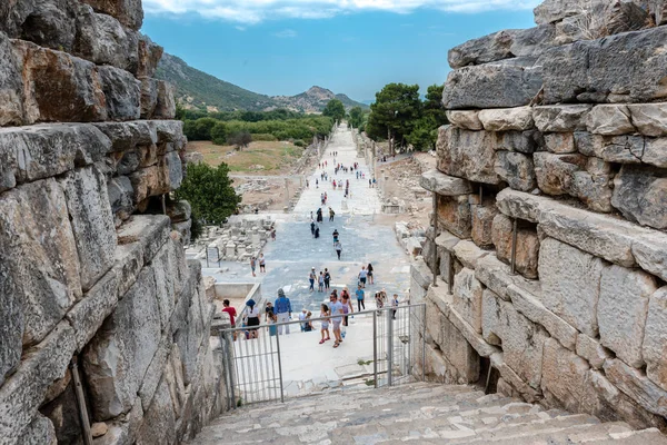 Люди Відвідують Стародавніх Руїн Історичні Стародавнього Міста Ефес Сельчук Ізмір — стокове фото