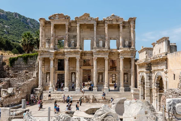 Celkový Pohled Starověké Celsus Knihovna Efesu Historické Staré Město Selcuk — Stock fotografie