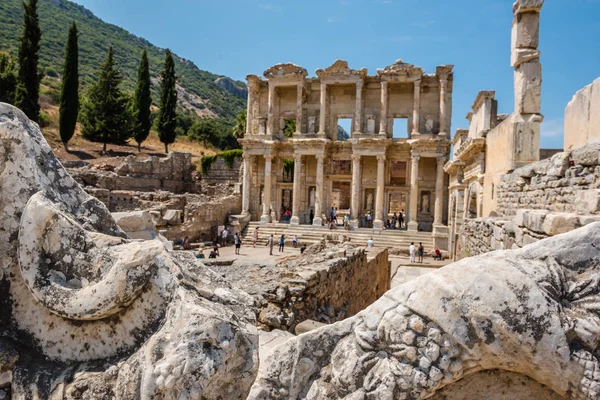 Gesamtansicht Der Antiken Celsus Bibliothek Der Historischen Altstadt Von Ephesus — Stockfoto