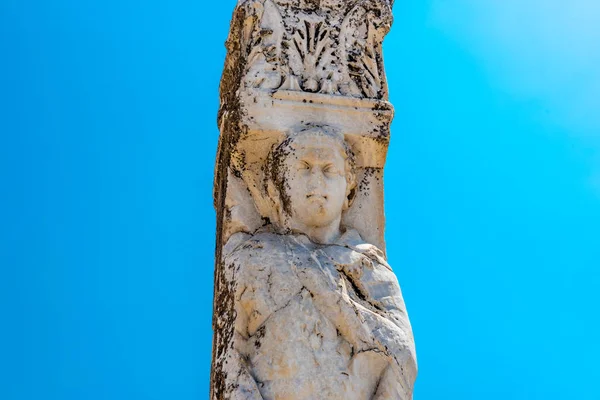 セルチュク イズミール トルコのエフェソス歴史古都の大理石のレリーフ — ストック写真