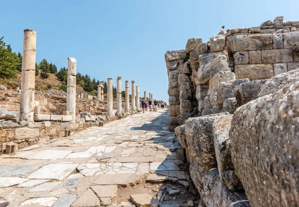 Gente Visita Ruinas Antiguas Antigua Ciudad Histórica Éfeso Selcuk Izmir —  Fotos de Stock