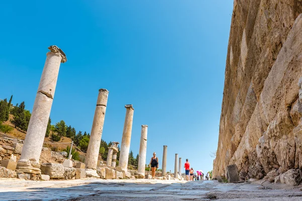 Люди Відвідують Стародавніх Руїн Історичні Стародавнього Міста Ефес Сельчук Ізмір — стокове фото