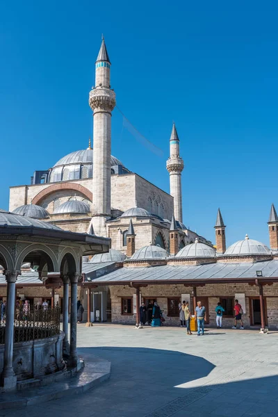 Die Menschen Besuchen Mevlana Museum Konya Türkei August 2017 — Stockfoto