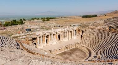 Antik Yunan kent Hierapolis, Pamukkale, Turkey.25 Ağustos 2017 antik tiyatroda yüksek çözünürlük panoramik manzaralı